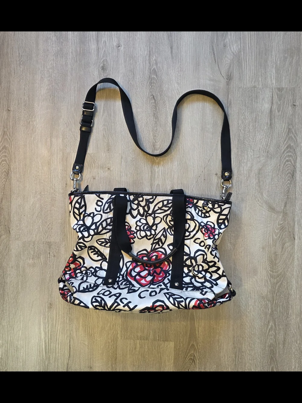 Coach Poppy Floral Daisy Graffiti Shoulder Bag Tote Black White F16583